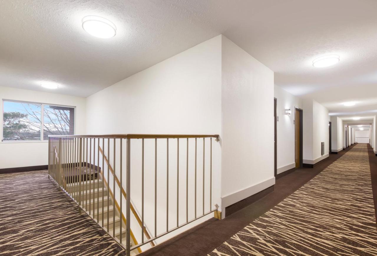 Red Roof Inn ローレンスバーグ エクステリア 写真